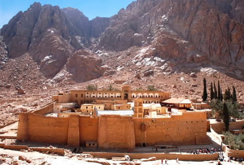 inspirichcom-st__catherine’s_monastery_library_south_sinai_egypt-56d03d5fa40e0